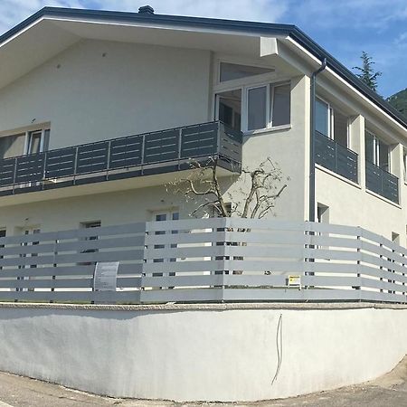 Garda 33 Caprino Veronese Leilighet Eksteriør bilde