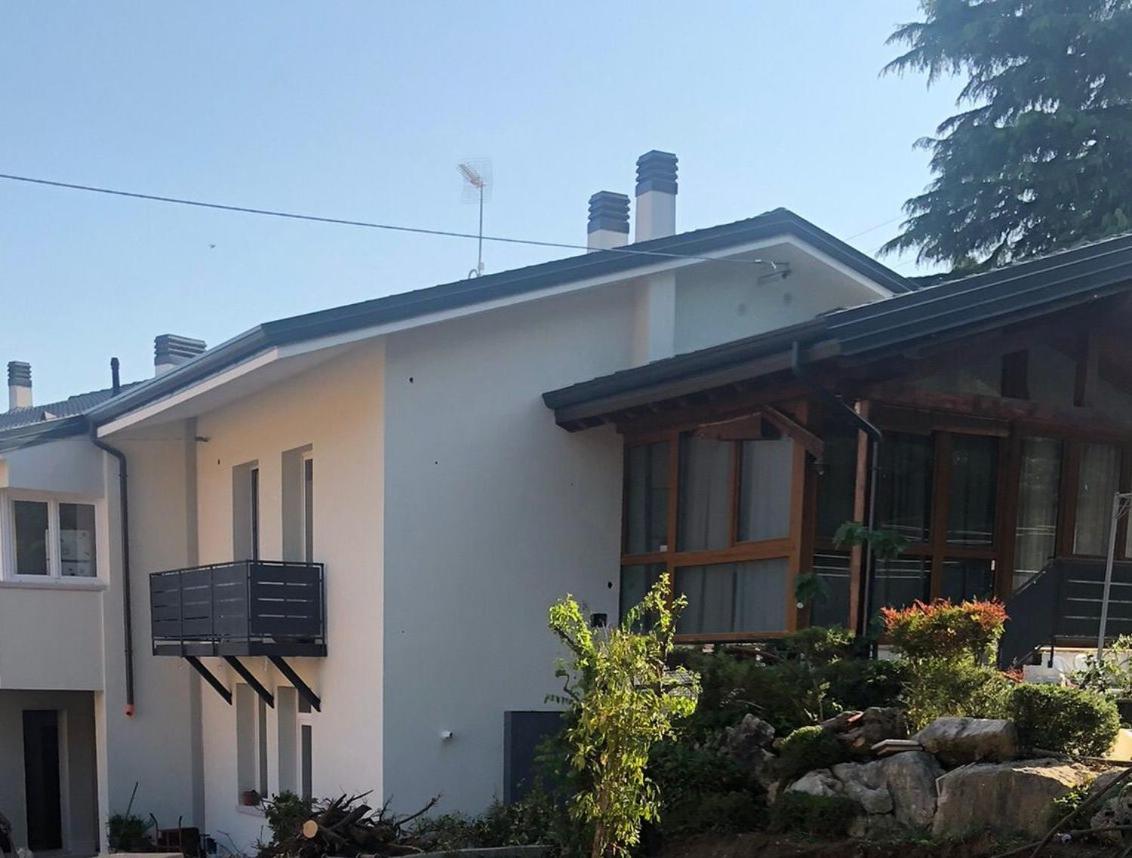 Garda 33 Caprino Veronese Leilighet Eksteriør bilde